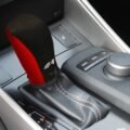 ΚΑΛΥΜΜΑ ΓΙΑ ΠΟΜΟΛΟ ΤΑΧΥΤΗΤΩΝ GEAR KNOB COVER (ΜΑΥΡΟ/ΚΟΚΚΙΝΟ ΜΙΚΡΟΦΙΜΠΡΑ) - Image 2